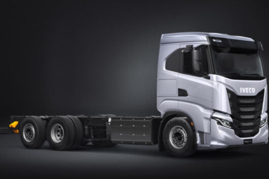 IVECO S-Way with no trailer graphic