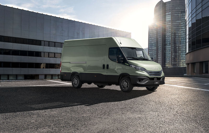 IVECO DAILY range crowned What Van? Large Van of the Year 2024